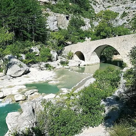 Maison Familiale De Charme Calme Proche Sisteron Hébergement de vacances *