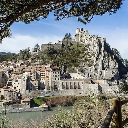 Vakantiehuis Maison Familiale De Charme Calme Proche Sisteron Mison